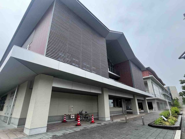 市立図書館