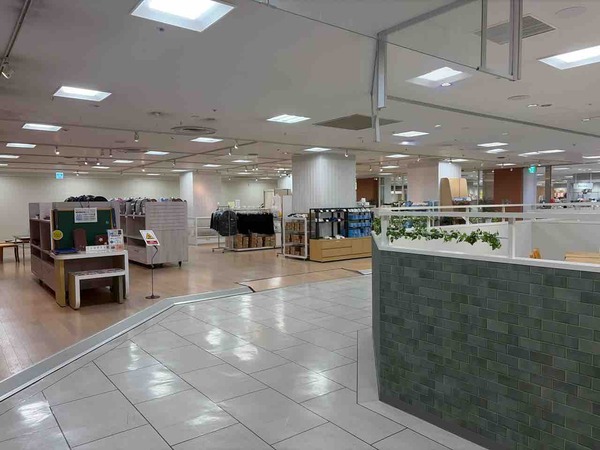 エムザ2店舗閉店