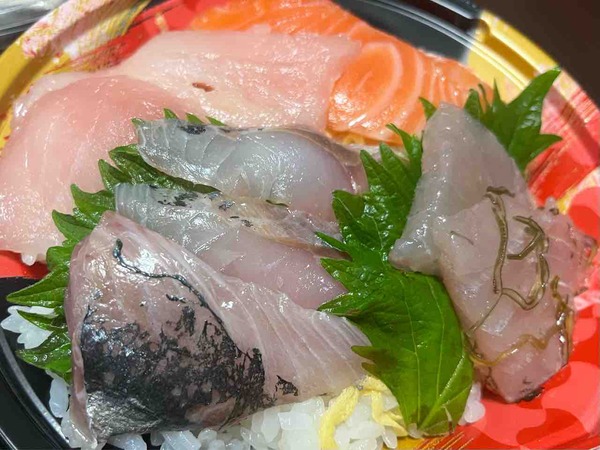 石川県金沢市藤江北にオープンした『海鮮処 輝』で『日替わり丼』買って食べてみた。