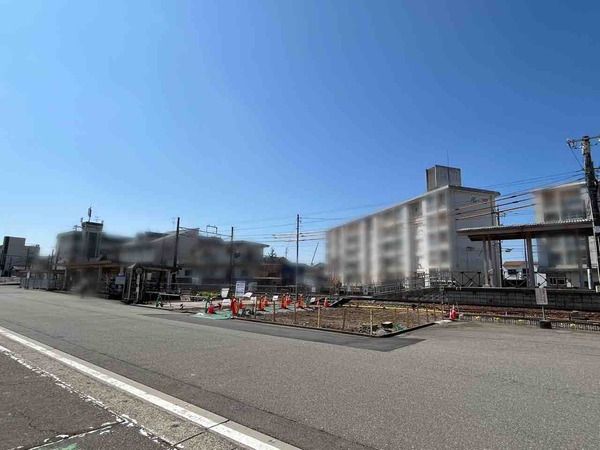 額住宅前駅