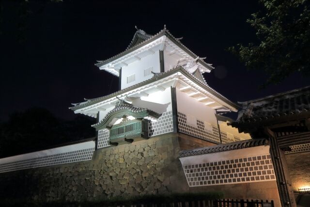 金沢城公園 兼六園が期間限定でライトアップ ミニライブの催しも 金沢城 兼六園四季物語 長月の段 開催 9月19日 21日 金沢デイズ 石川県金沢市の地域情報サイト 金沢城公園 兼六園が期間限定でライトアップ ミニライブの催しも 金沢城 兼六園四季物語 長月の段 開催 9月19日 21日 金沢デイズ 石川県金沢市の地域情報サイト