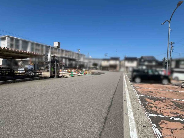 額住宅前駅