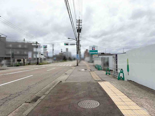 クスリのアオキ金石本町店