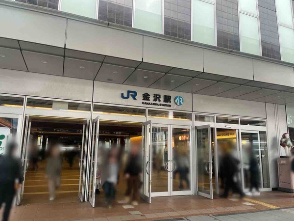 金沢駅エスカレーター