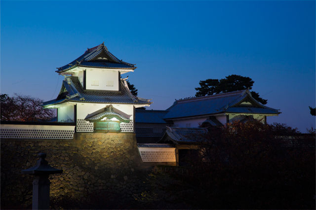 石川の夏といえば 今年も金沢城 兼六園が幻想的にライトアップ 金沢城 兼六園四季物語 夏の段 開催 8月10日 12日 金沢デイズ 石川県金沢市の地域情報サイト
