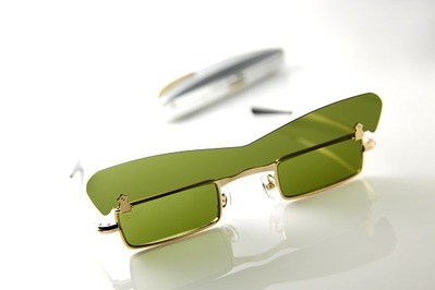 BG039A_G_withCase_s