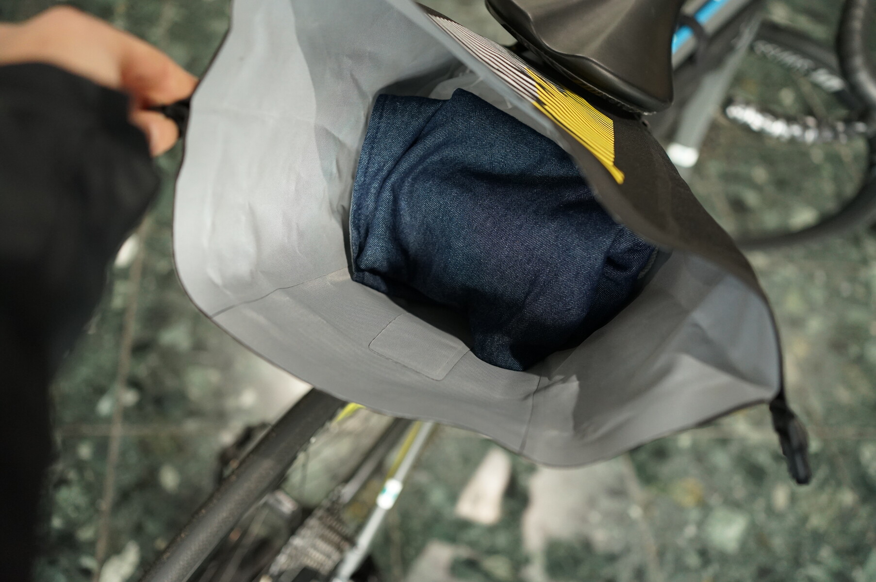 APIDURA 軽量＆完全防水のレーシングシリーズ入荷！ : K&M CYCLE