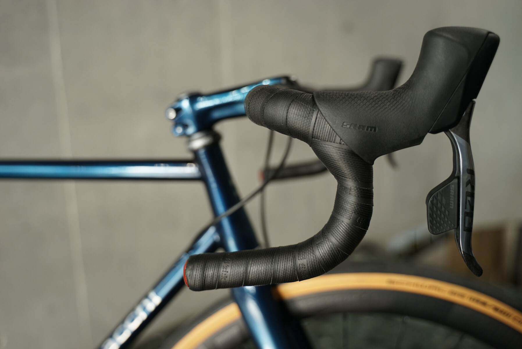 Macchi 新しさと遊び心を詰め込んだクロモリディスクロード K M Cycle Blog Macchi 新しさと遊び心を詰め込んだクロモリディスクロード K M Cycle Blog