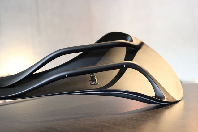 P10 ファブリック FABRIC AIRBUS ALM 超軽量 サドル 軽量カーボンサドル Fabric ALMのご紹介です！ | スポーツバイク
