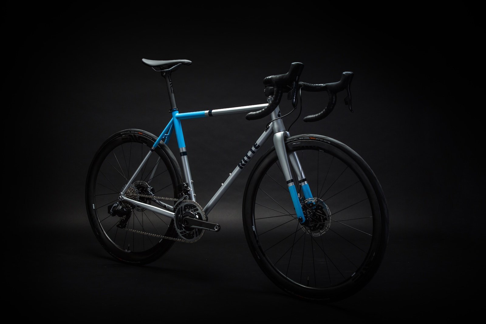 Ritte リッタ の新しいクロモリディスクロード Phantom Satyr が素晴らしい K M Cycle Blog