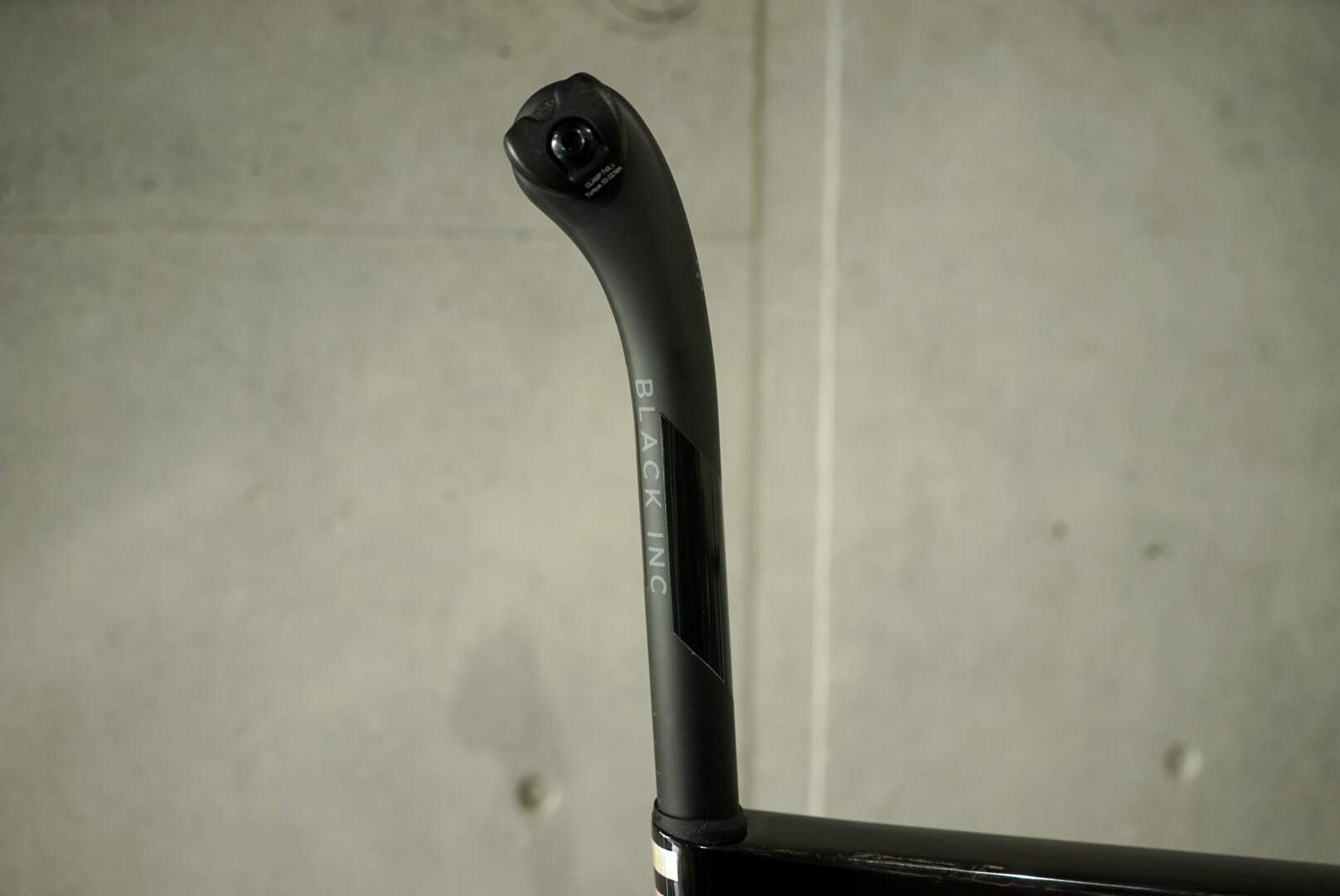 Factor Ostro Vam オフセットシートポスト （選ばせにきた