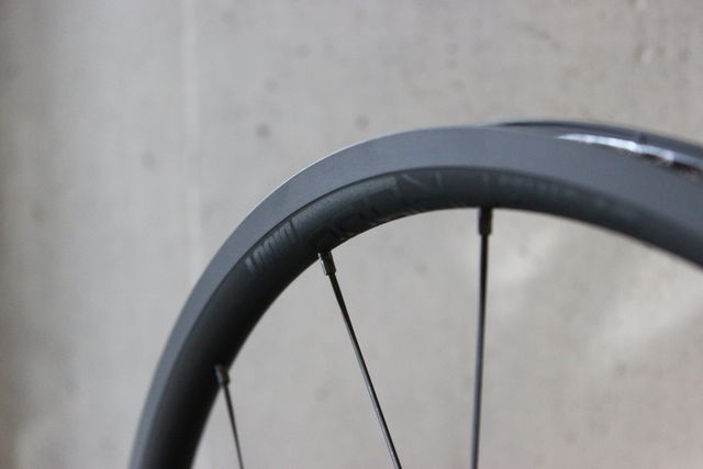 注目のホイール DT SWISS PR1400 DICUT OXIC 入荷! : K&M CYCLE 注目のホイール DT SWISS PR1400 DICUT OXIC 入荷! : K&M CYCLE
