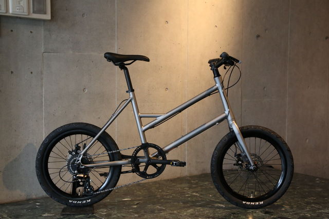 ディスクブレーキ採用のミニベロ