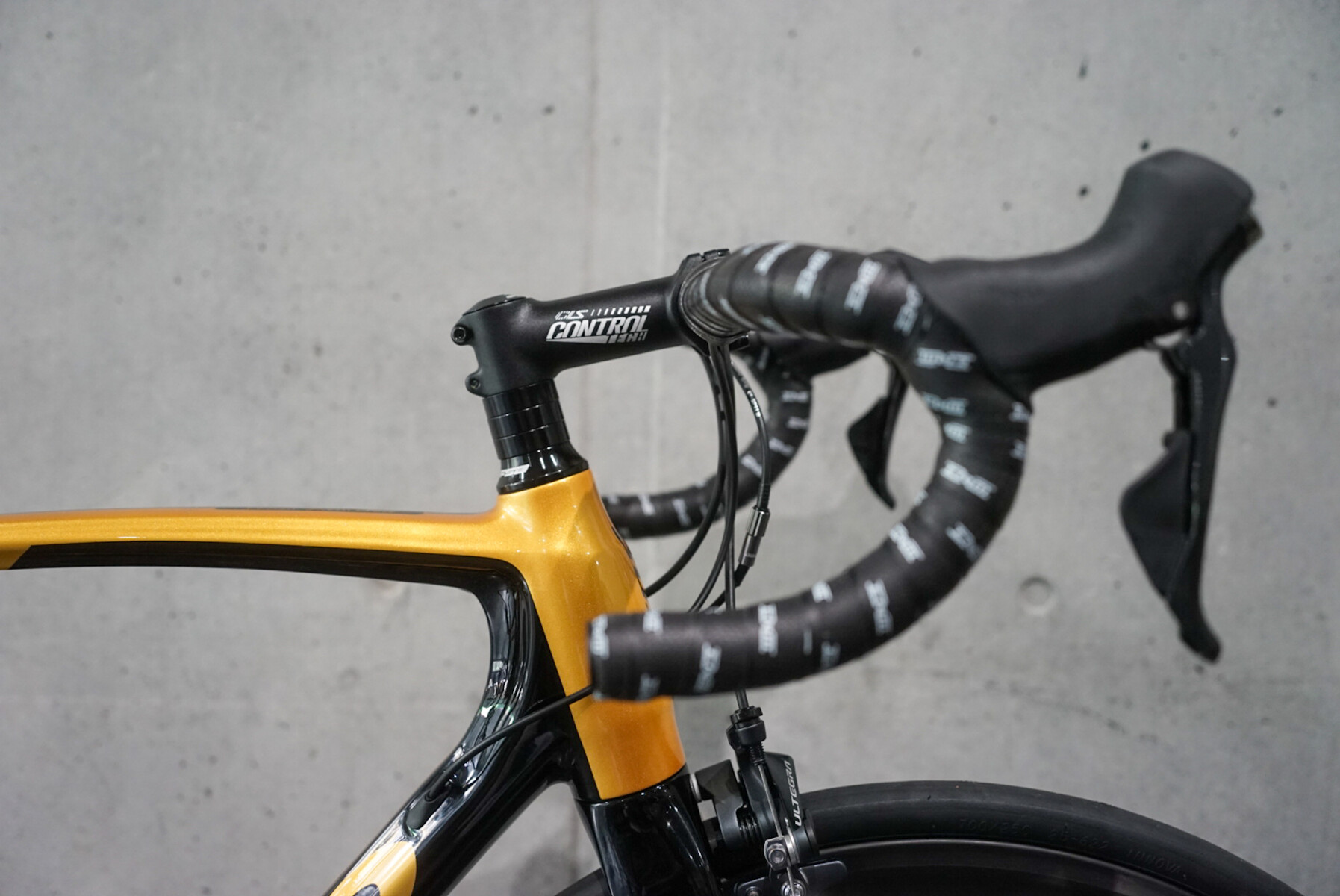 GUSTOのエンデュランスロード最高峰 DURO Team Limited : K&M