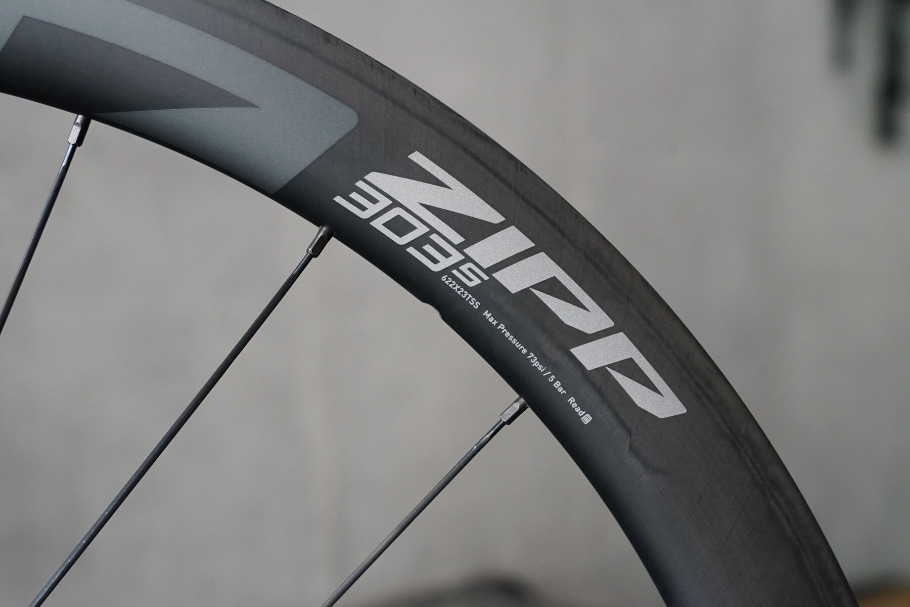 海外正規品】 ジップ 303S Tubeless Disc 303Sチューブレスディスク
