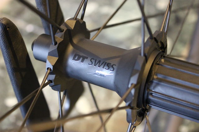 注目のホイール DT SWISS PR1400 DICUT OXIC 入荷! : K&M CYCLE 注目のホイール DT SWISS PR1400 DICUT OXIC 入荷! : K&M CYCLE