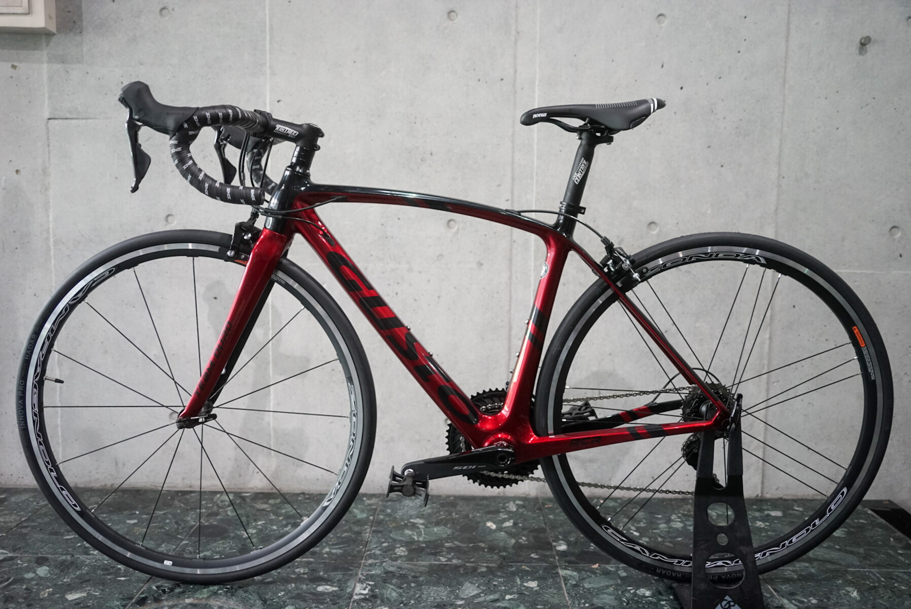 GUSTOの人気モデルDURO EVOは美しいカラーと足回りが魅力 : K&M CYCLE BLOG