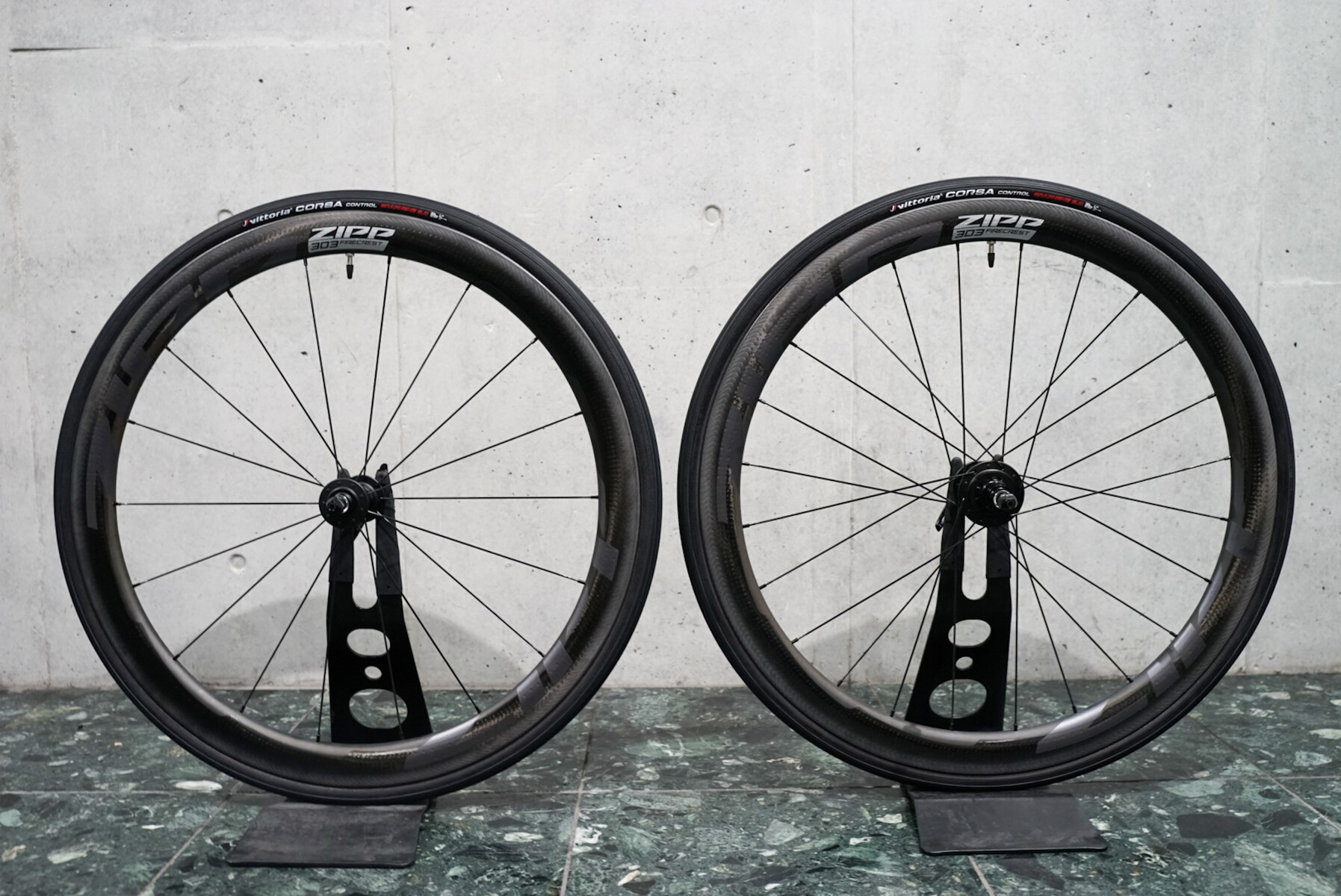 フルモデルチェンジは伊達じゃない ZIPP FIRECREST 303 カスタム フルモデルチェンジは伊達じゃない ZIPP FIRECREST 303 カスタム