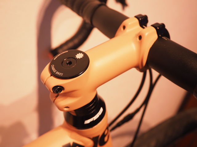 継続カラーも根強い人気。charge bikes PLUG.3入荷！ : K&M CYCLE BLOG