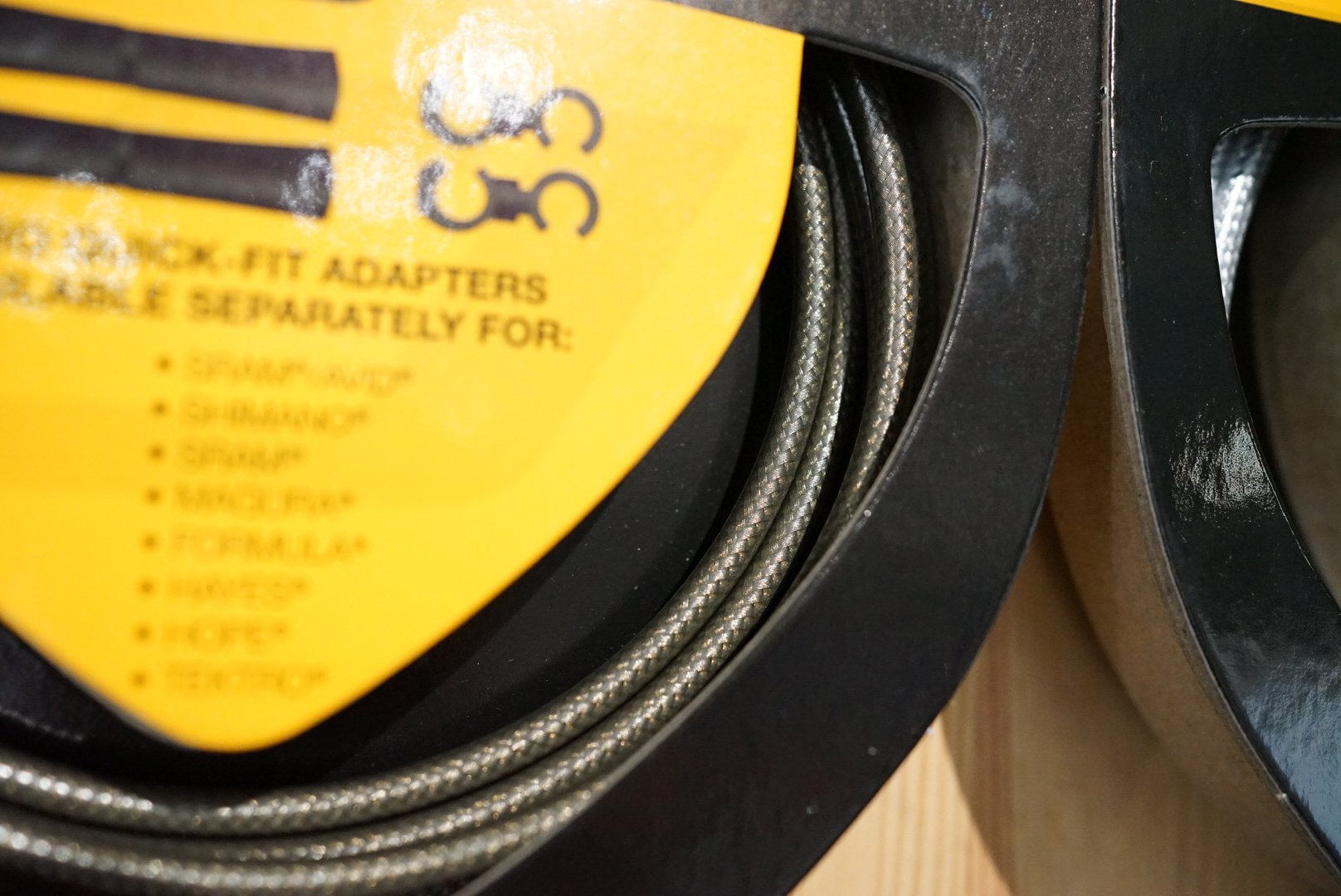ジャグワイヤーPro Hydraulic Hose (油圧ブレーキホース)黄色 Jagwire Pro Hydraulic Disc Brake Hose Kit 3000mm, Yellow