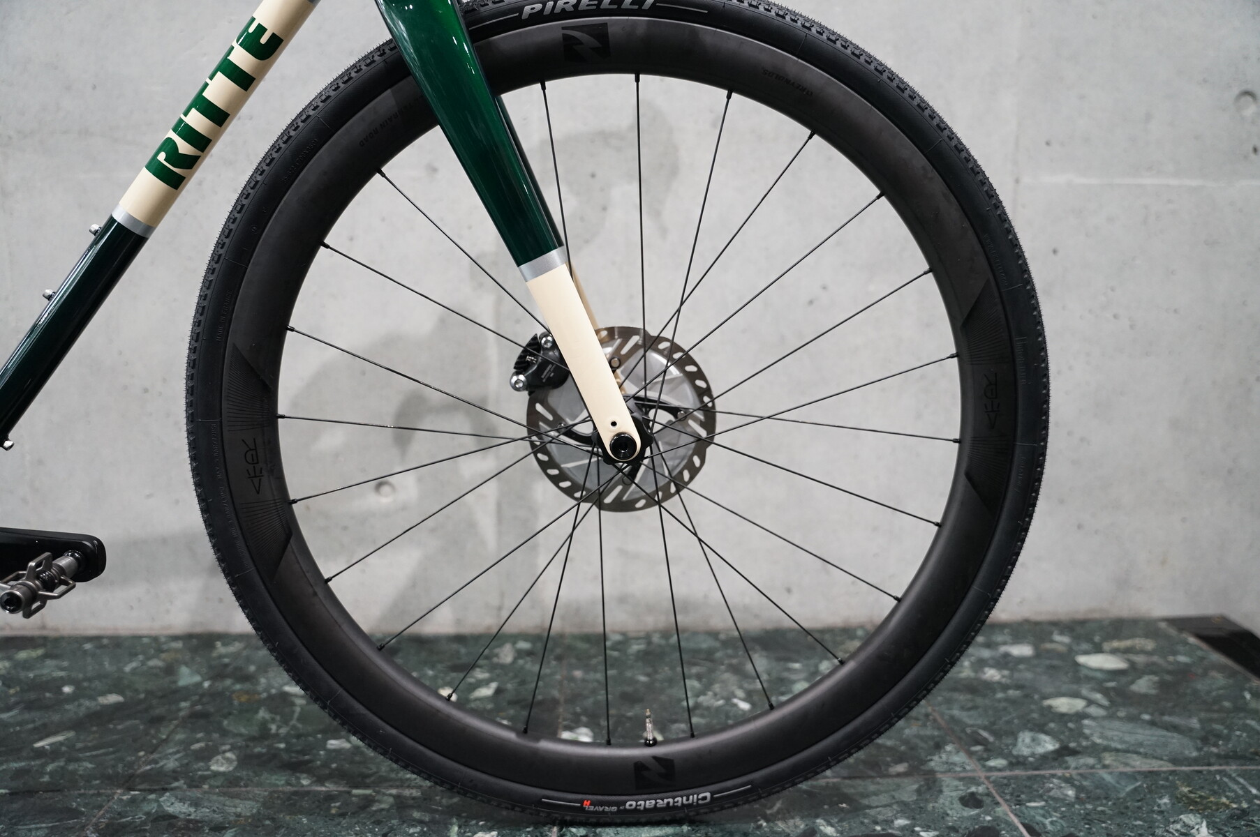 RITTEの提案するモダンスチール×グラベルロード