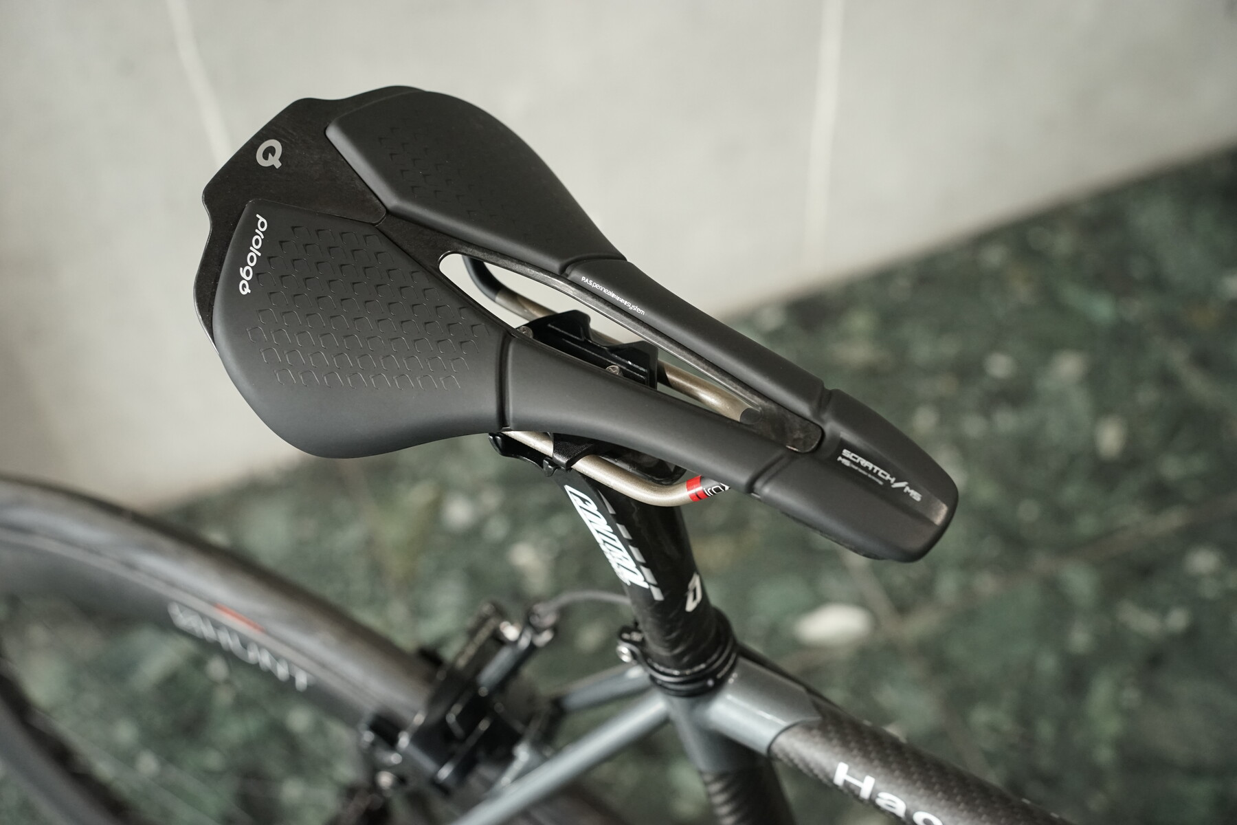 Prologoの人気サドルSCRATCH M5入荷 : K&M CYCLE BLOG