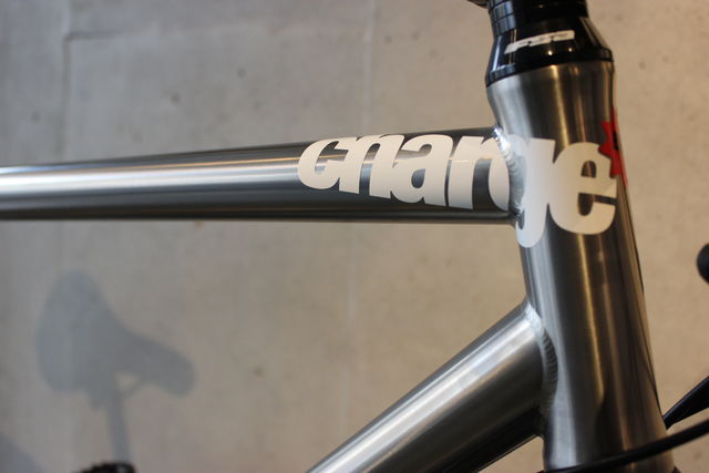 ChargeBikesのフラッグシップモデル「PLUG 5」が入荷してきました