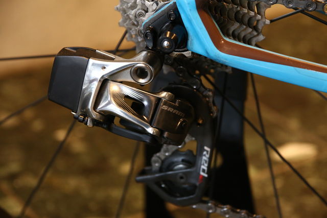 足回りを強化した彼に もはや敵なし！FOCUS CAYO カスタム : K&M CYCLE
