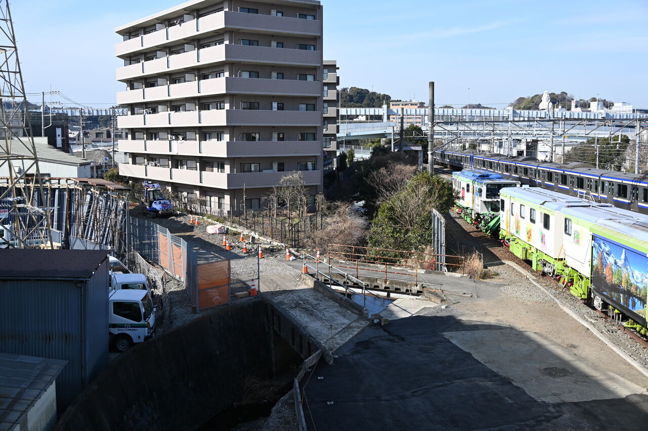 JR東日本大船工場（鎌倉総合車両センター）引き込み線跡 : にわかの
