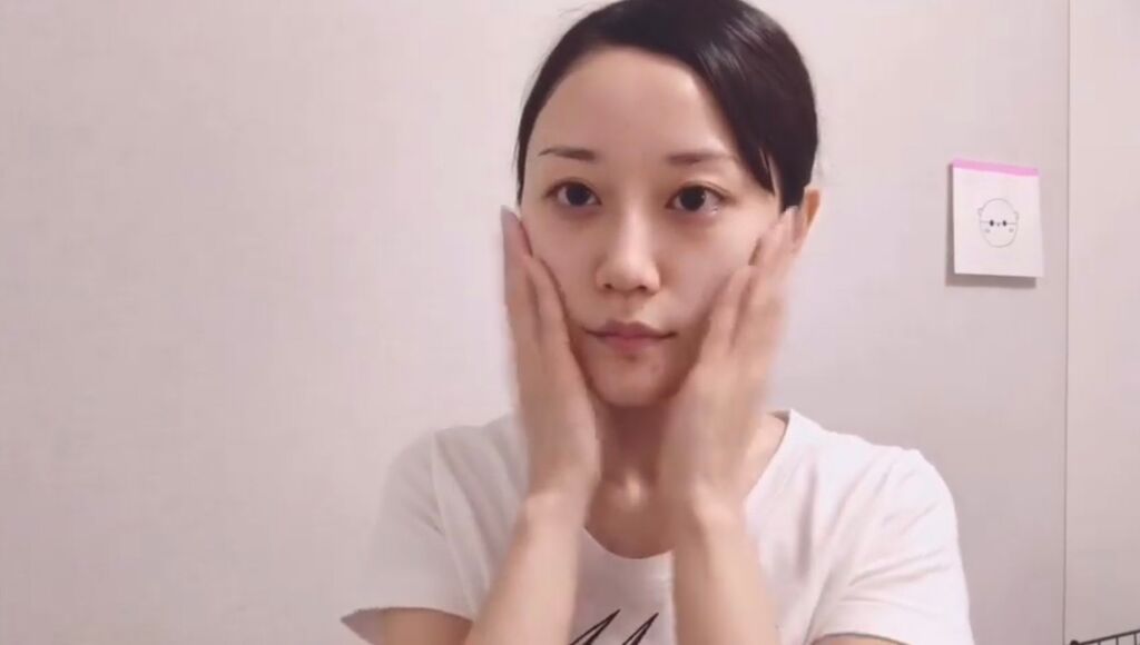 画像 小倉唯さん すっぴん風メイク を披露 声優速報 初期化