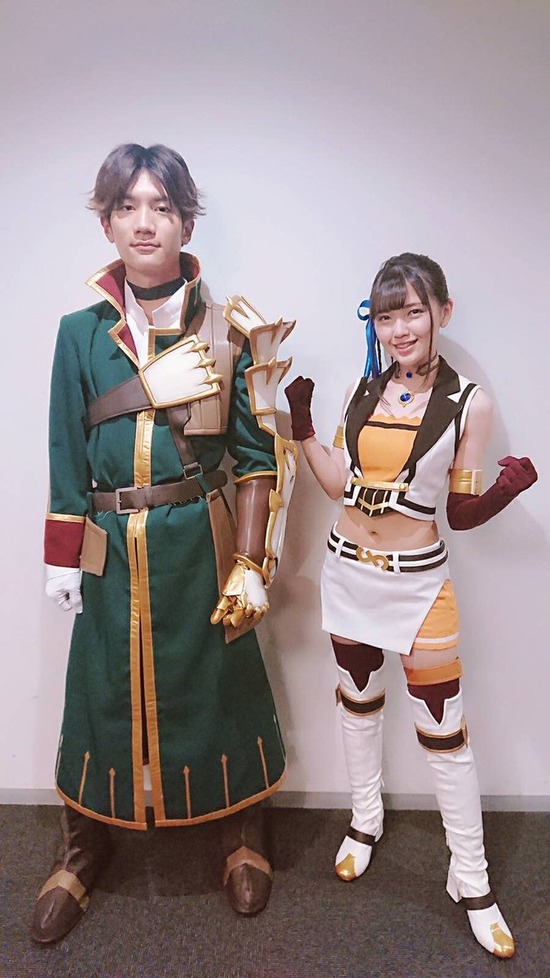 可愛い柴犬4姉妹、その中の1匹が集合写真 ...