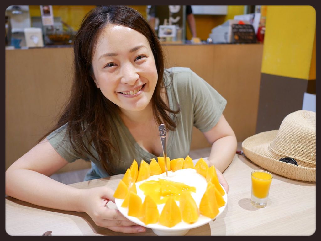画像 植田佳奈さん 胸の谷間が見えているマンゴー写真を投稿し多くの人を笑顔に 声優速報 初期化