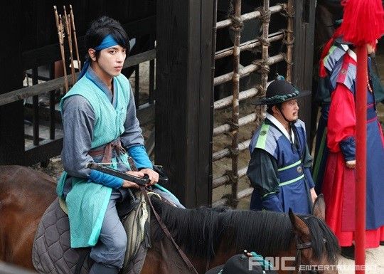 韓国ドラマ Cnblueチョン ヨンファ 三銃士 ダルヒャン ルック大量放出 韓国芸能これくしょん 韓これ