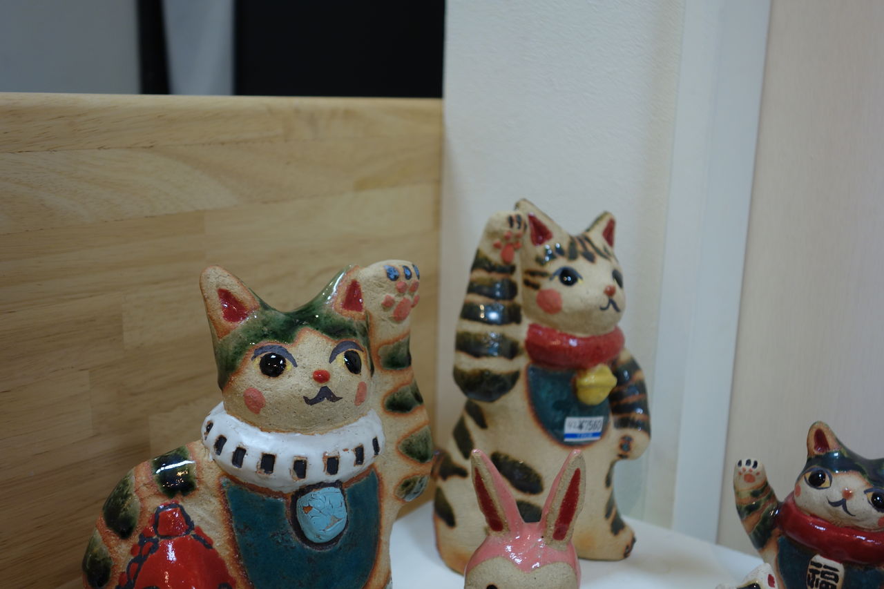 猫の顔 陶器の置物 小室幸雄さん 小室幸雄さん 猫猫の顔 陶器の置物