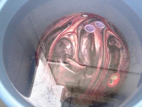 ボールのオイル抜き方法 ボウリングなんてしてませんw ボールのオイル抜き方法 ボウリングなんてしてませんw