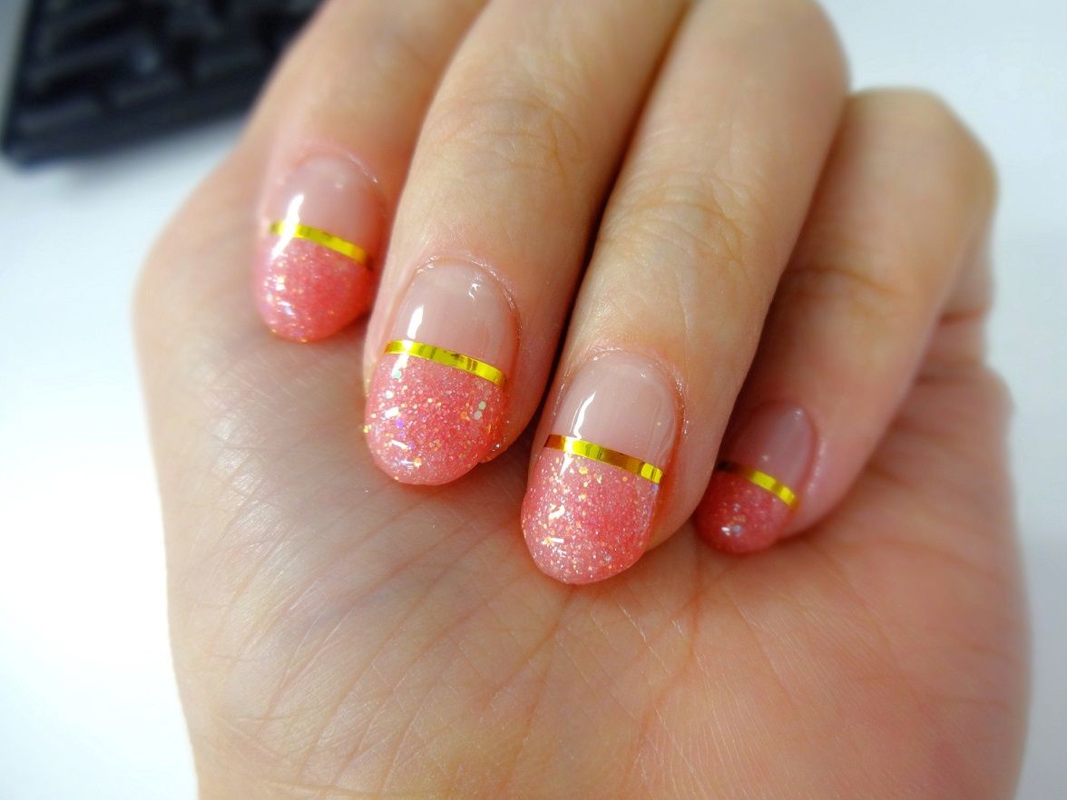 キャンドゥのグミネイルとセリアのネイルラインテープでハーフフレンチネイル 花音 詩音 の ぽこあぽこどろっぷ