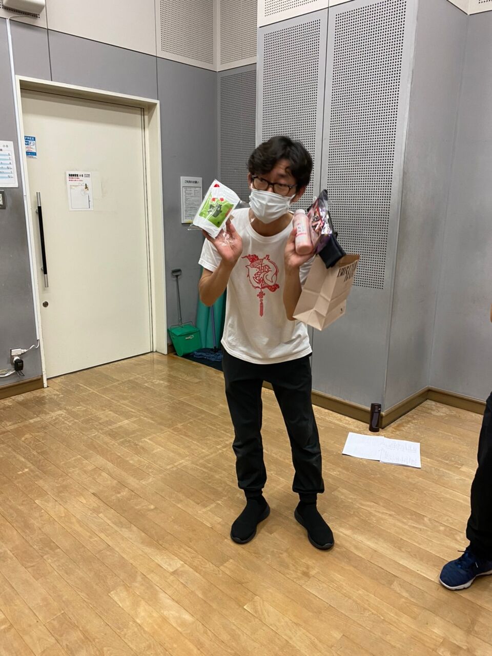 7FAAD340-0945-424A-846D-45349687FEF3-L0-001