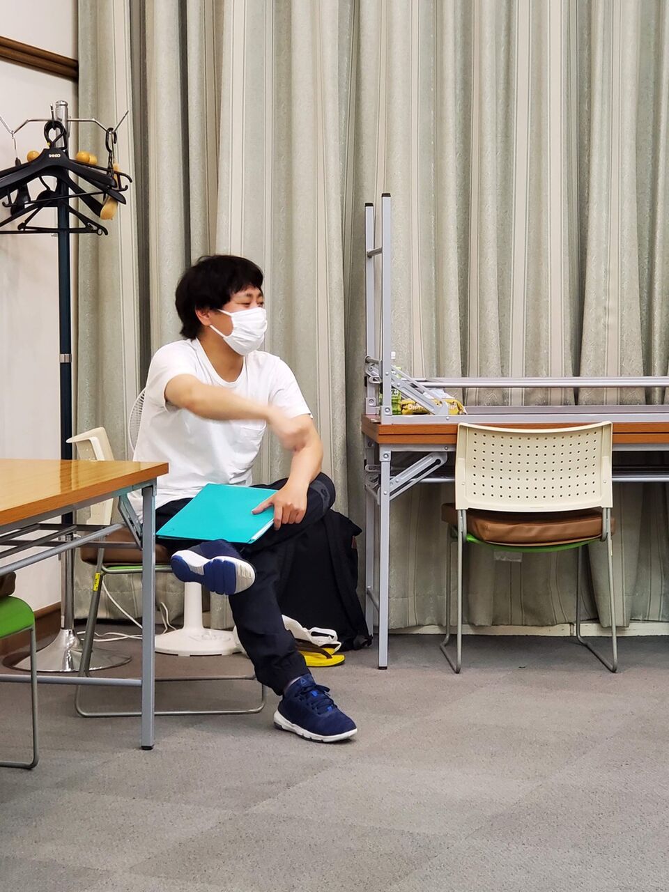 986E5903-943B-4A87-B4E5-8C21D4626B53-L0-001