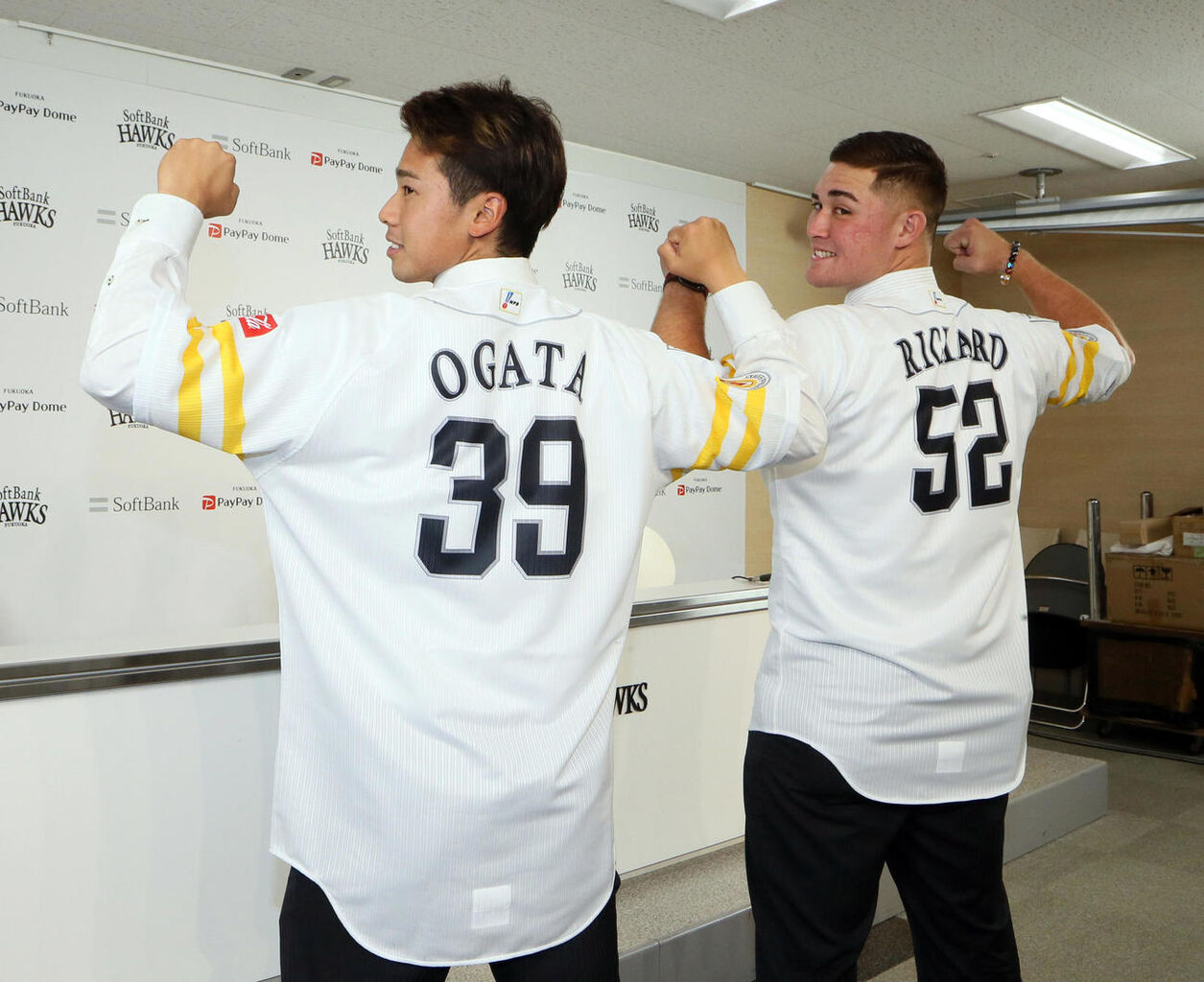 野球 サンキュー ソフトバンク 尾形にパンサー尾形 同姓 同郷 背番号 39 に 他人とは思えない 野球の道は虹色に輝く 野球まとめ 野球 サンキュー ソフトバンク 尾形にパンサー尾形 同姓 同郷 背番号 39 に 他人とは思えない 野球の道は虹色に輝く 野球まとめ