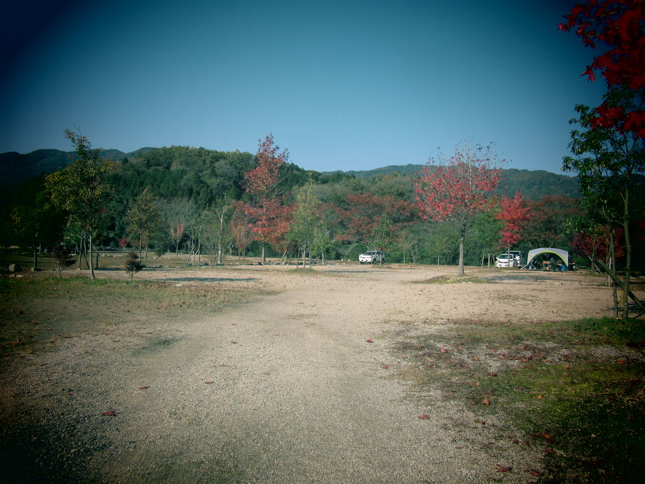 カマボコテントで紅葉キャンプ in okオートキャンプ場 1日目 Kansaicamper 陽はまたのぼる カマボコテントで紅葉キャンプ in okオートキャンプ場 1日目 Kansaicamper 陽はまたのぼる