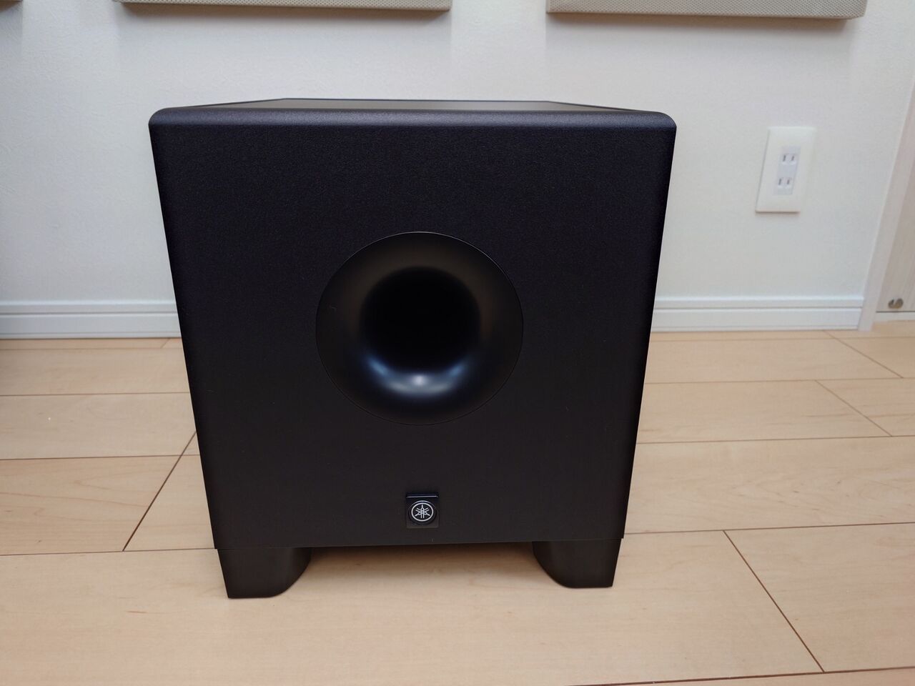 YAMAHA HS8S｜20Hzは出るが歪む？机上設置で分かった長所と限界 : オレ