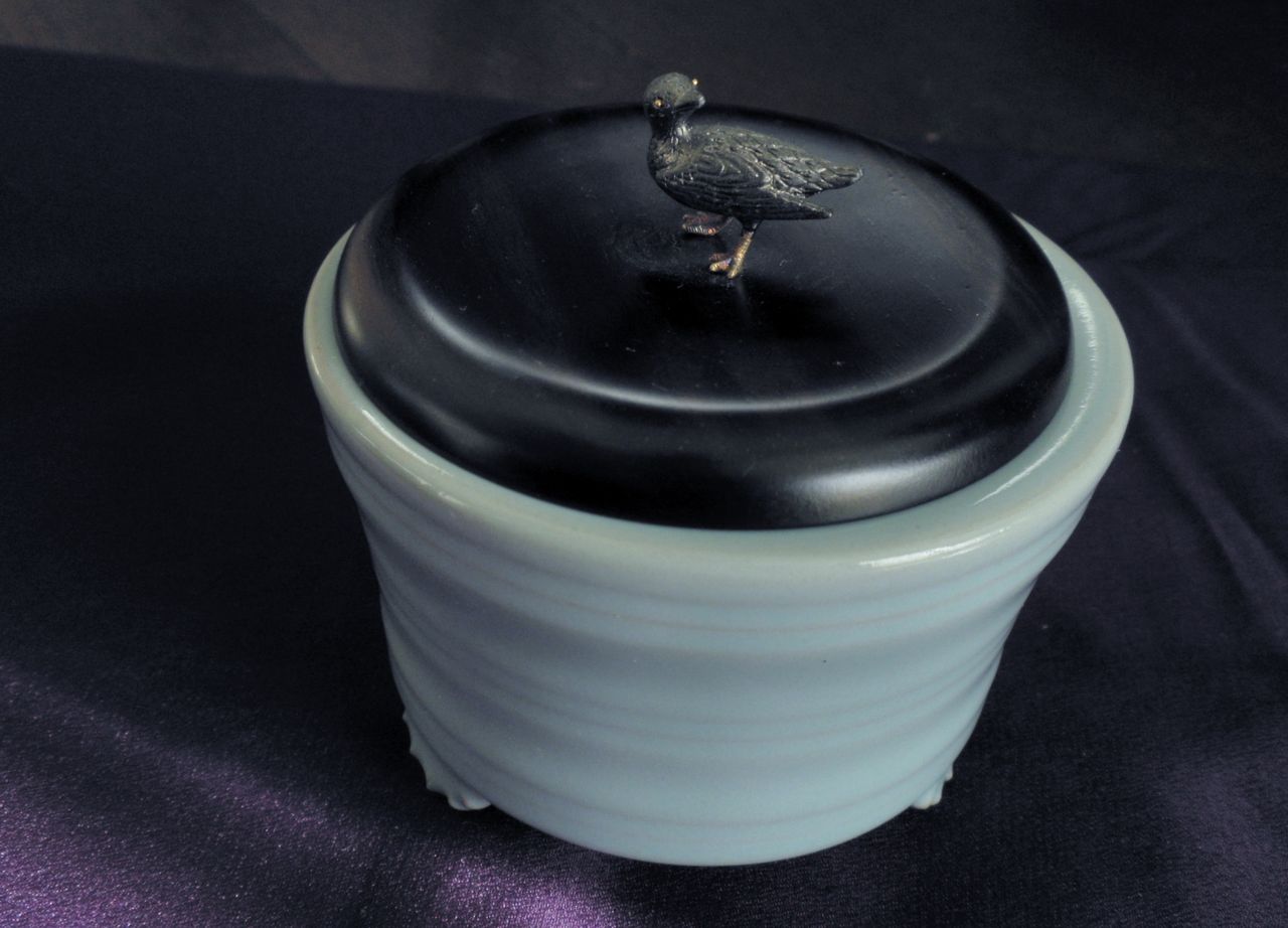 徳川黎明会公認監修 大名物 青磁 香炉　銘　千鳥 写し 徳川黎明会公認監修 大名物 青磁 香炉 銘 千鳥 写し