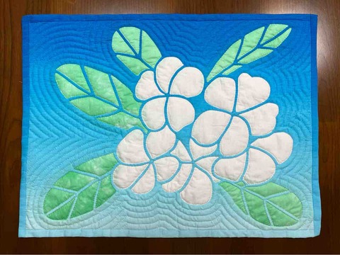 ラインアートキルト プルメリア : 手作りハワイアンキルト教室Kaohinani