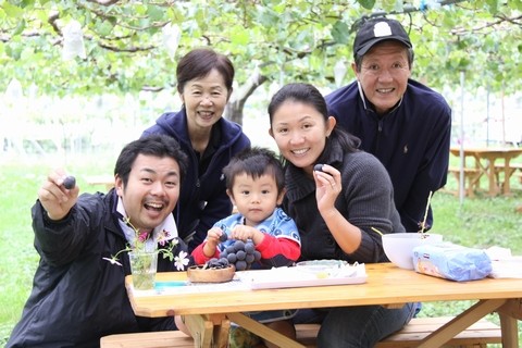 信州 長野県 生坂村 ぶどう狩り 巨峰狩り 季来里ふぁーむすずき