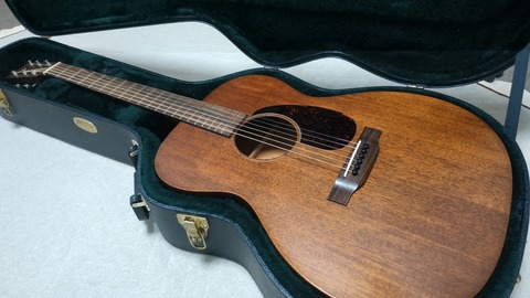 Martin ooo-15M : 仁科カオル の YAH! YAH! YAH!