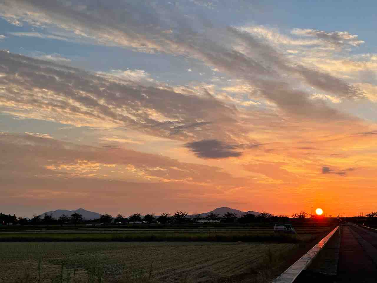 夕焼けから日没の田園風景 : 吹奏楽〜楽長の独り言(クラシックなやつ)