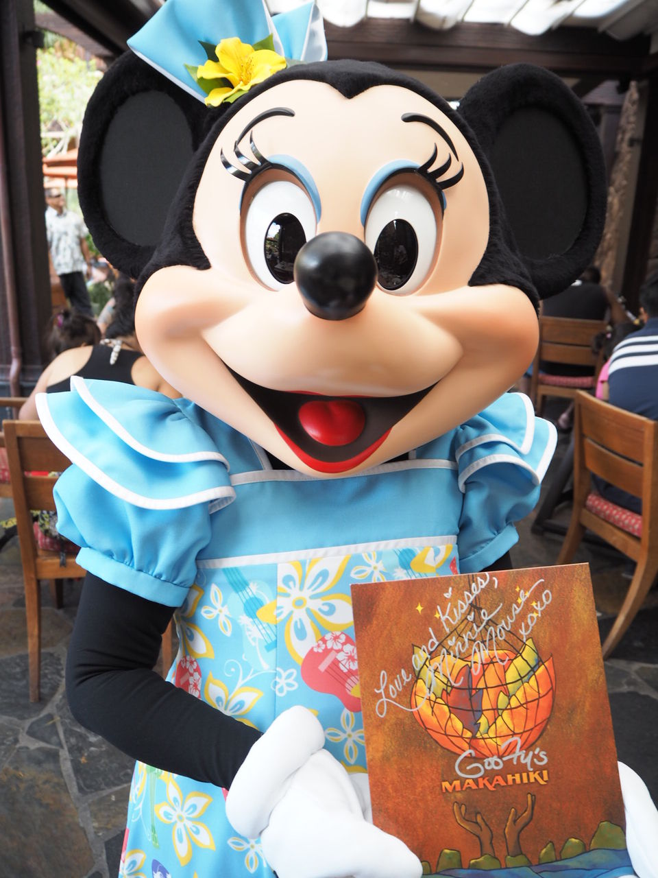 アウラニ旅行記 ミニーちゃんのスペシャルなサイン Happy Disney Swing
