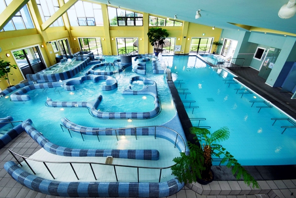 004pool