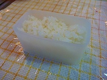 ごはん詰めて・・・