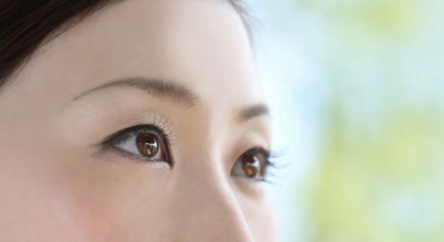眉骨叩きで外人顔に その驚きの方法とは カラダモ